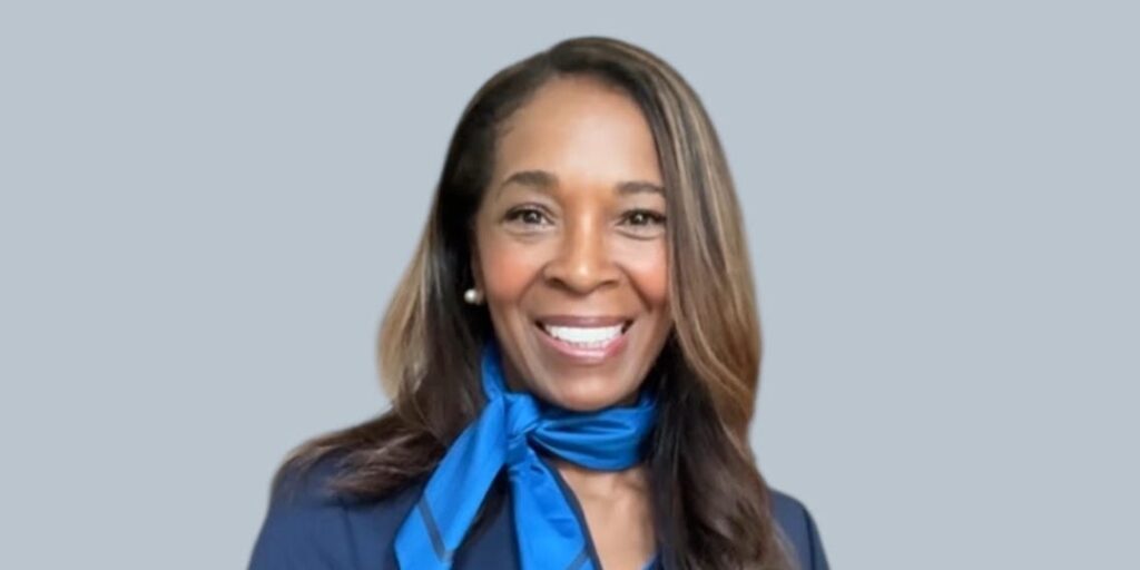 United Flight Attendant Says It’s Time They Get Raises They Deserve