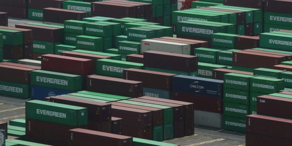 What’s Complicating Trump’s Trade Talks: Rice, Tech, and China