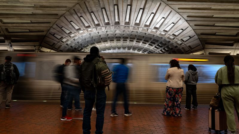 AFL-CIO Executive Paywatch: Starbucks CEO Brian Niccol made 6,666 more than its typical worker