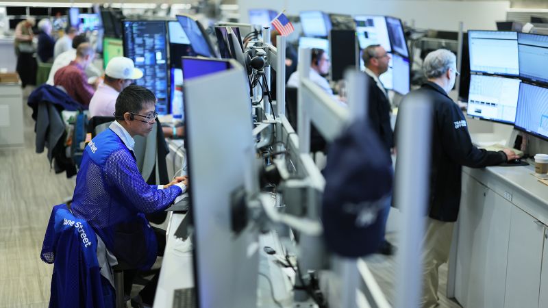 Stocks drop after Trump announces 35% tariff on Canada