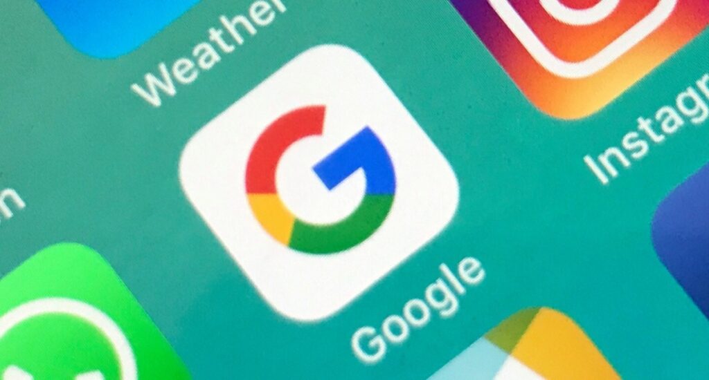 Google Discover adds AI summaries, threatening publishers with further traffic declines