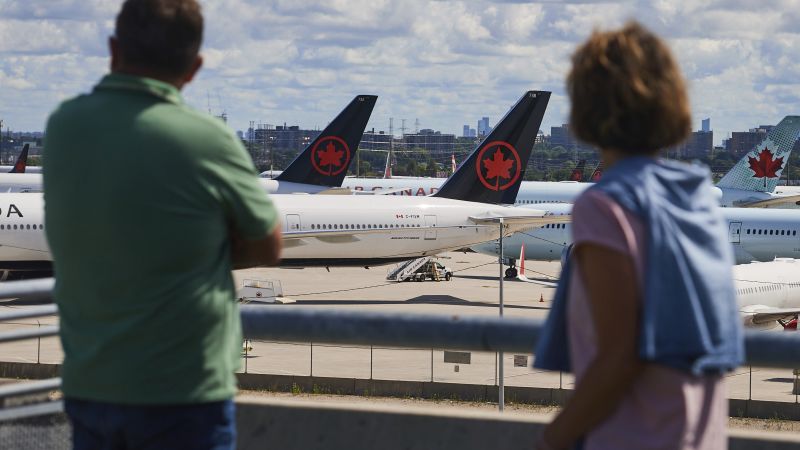 Air Canada and flight attendants union resume talks for the first time since strike began