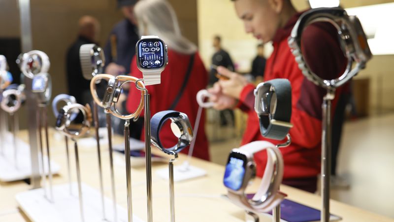 Apple is bringing back a feature at the center of a big Apple Watch legal battle