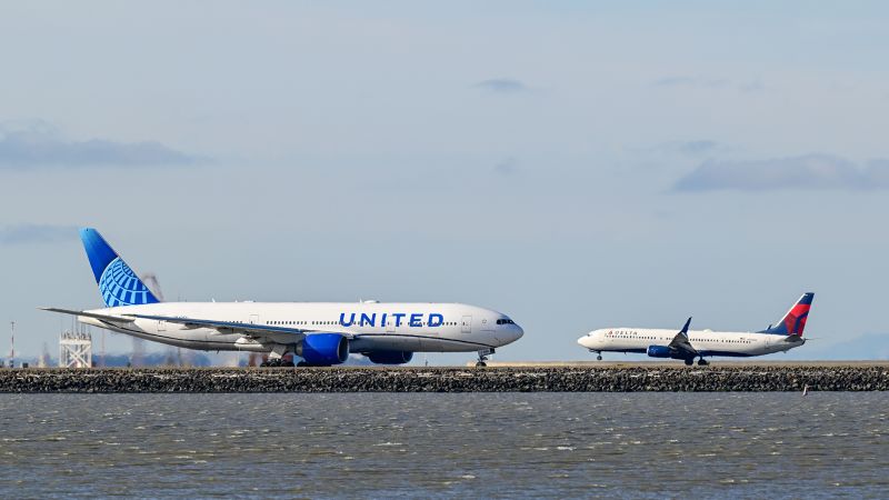Delta, United sued for selling windowless ‘window seats’